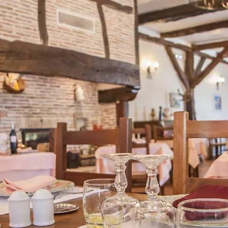 Logis - De L'ile - 3 Etoiles Et Restaurant Szálloda Creysse