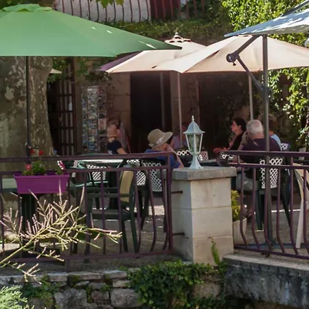 Logis - De L'ile - 3 Etoiles Et Restaurant