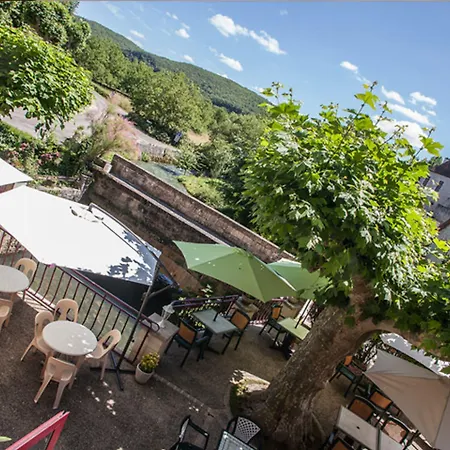 Szálloda Logis - De L'ile - 3 Etoiles Et Restaurant