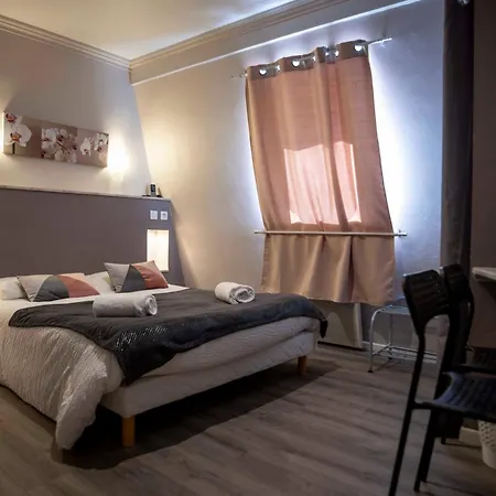 Logis - De L'ile - 3 Etoiles Et Restaurant Szálloda 3*