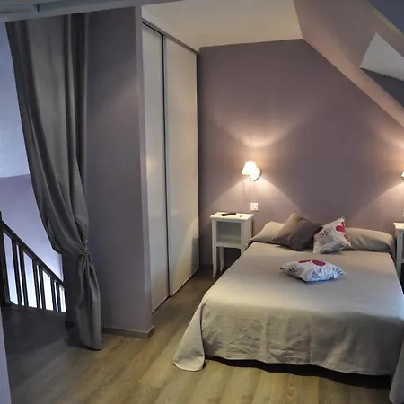 Logis - De L'ile - 3 Etoiles Et Restaurant 3* Creysse