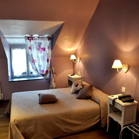 Logis - De L'ile - 3 Etoiles Et Restaurant Creysse (Lot)