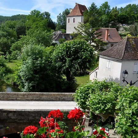 Logis - De L'ile - 3 Etoiles Et Restaurant Hotel 3*