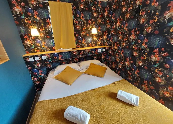 Logis - De L'ile - 3 Etoiles Et Restaurant Hotell Creysse (Lot)