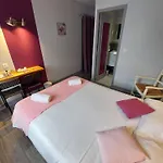 Logis - De L'ile - 3 Etoiles Et Restaurant 3*