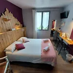 Logis - De L'ile - 3 Etoiles Et Restaurant Hotel 3*