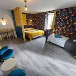 Hotel Logis - De L'ile - 3 Etoiles Et Restaurant 3*