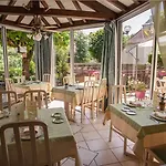 Logis - De L'ile - 3 Etoiles Et Restaurant Hotel