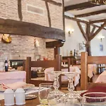 Logis - De L'ile - 3 Etoiles Et Restaurant Hotel Creysse (Lot)