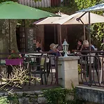 Logis - De L'ile - 3 Etoiles Et Restaurant