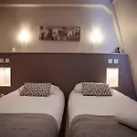Hotel Logis - De L'ile - 3 Etoiles Et Restaurant 3*