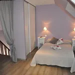 Logis - De L'ile - 3 Etoiles Et Restaurant Hotel Creysse (Lot)