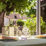 Logis - De L'ile - 3 Etoiles Et Restaurant Creysse (Lot)