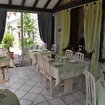 Logis - De L'ile - 3 Etoiles Et Restaurant Hotel
