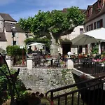 Hotel Logis - De L'ile - 3 Etoiles Et Restaurant 3*