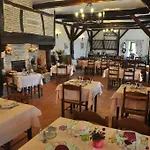 Logis - De L'ile - 3 Etoiles Et Restaurant 3*