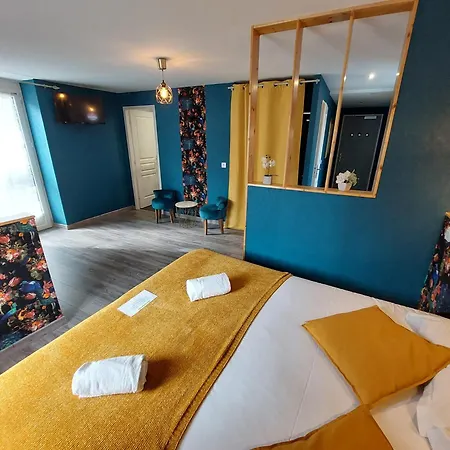 Ξενοδοχείο Logis - De L'ile - 3 Etoiles Et Restaurant 3*