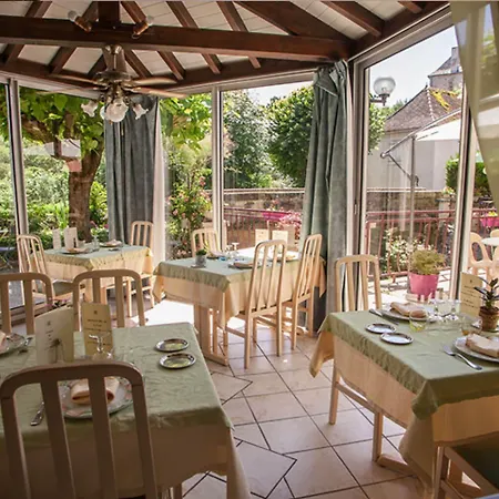 Logis - De L'ile - 3 Etoiles Et Restaurant Hotell