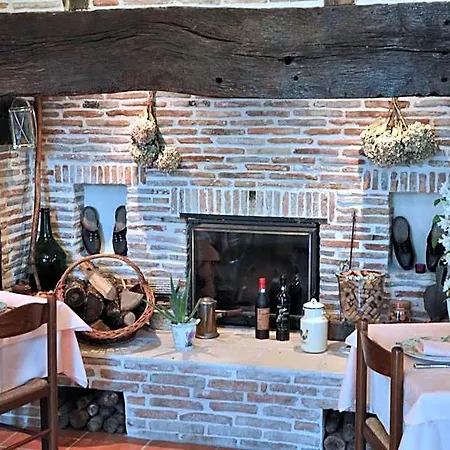 Logis - De L'ile - 3 Etoiles Et Restaurant
