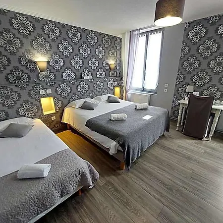 Logis - De L'ile - 3 Etoiles Et Restaurant מלון