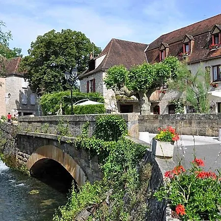 Logis - De L'ile - 3 Etoiles Et Restaurant Hotel 3*