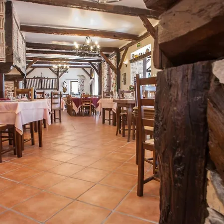 Hotell Logis - De L'ile - 3 Etoiles Et Restaurant