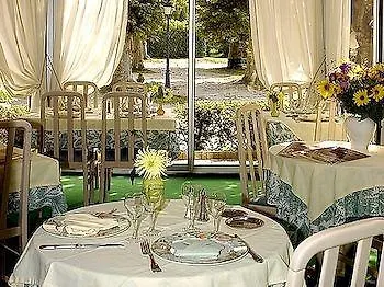 De L'île Hotel Creysse (Lot)