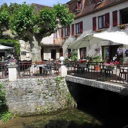 Hotell Logis - De L'ile - 3 Etoiles Et Restaurant Creysse (Lot)