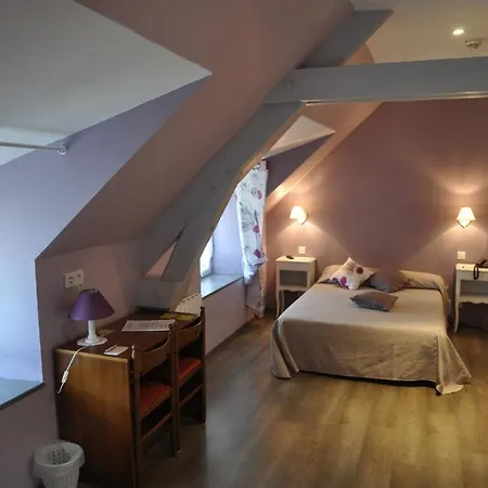 Logis - De L'ile - 3 Etoiles Et Restaurant 3*