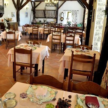 Logis - De L'ile - 3 Etoiles Et Restaurant