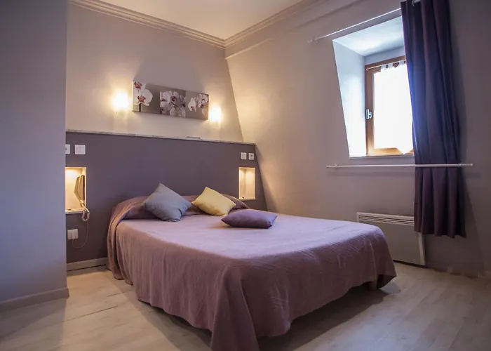 Logis - De L'ile - 3 Etoiles Et Restaurant