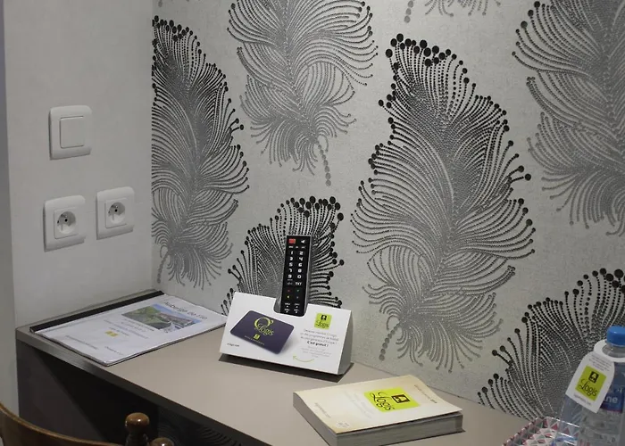 Logis - De L'ile - 3 Etoiles Et Restaurant Hotel Creysse (Lot)