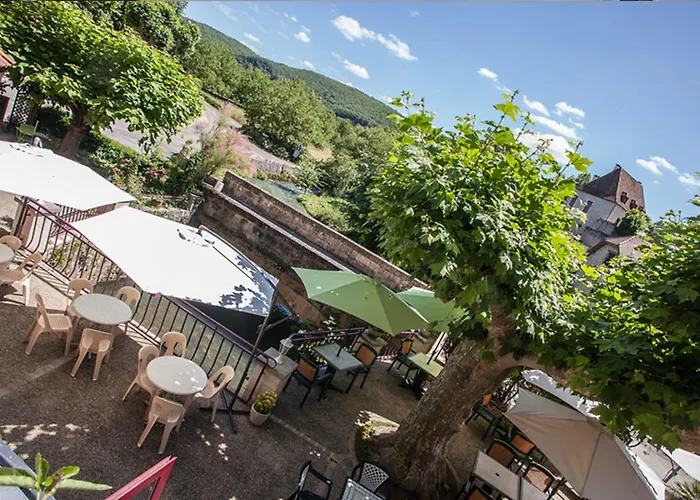 Hotel Logis - De L'ile - 3 Etoiles Et Restaurant