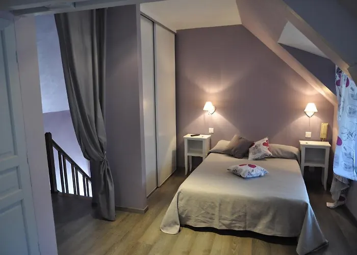 Logis - De L'ile - 3 Etoiles Et Restaurant 3* Creysse (Lot)