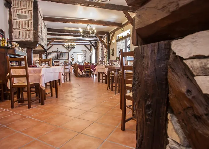 Hotel Logis - De L'ile - 3 Etoiles Et Restaurant