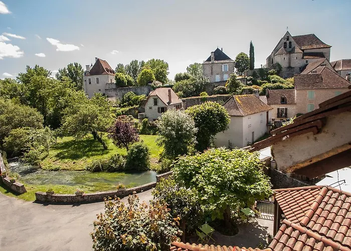 Hotel Logis - De L'ile - 3 Etoiles Et Restaurant Creysse (Lot)