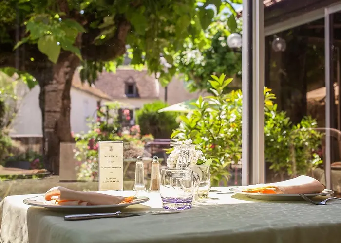 Logis - De L'ile - 3 Etoiles Et Restaurant Creysse (Lot)