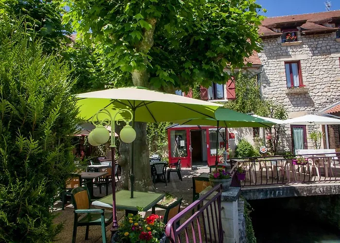 Logis - De L'ile - 3 Etoiles Et Restaurant Creysse (Lot)