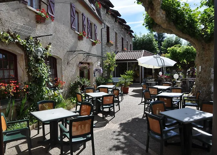 Hotel Logis - De L'ile - 3 Etoiles Et Restaurant Creysse (Lot)