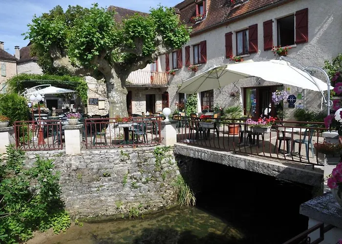 ホテル Logis - De L'ile - 3 Etoiles Et Restaurant Creysse