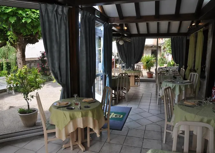 Hotel Logis - De L'ile - 3 Etoiles Et Restaurant