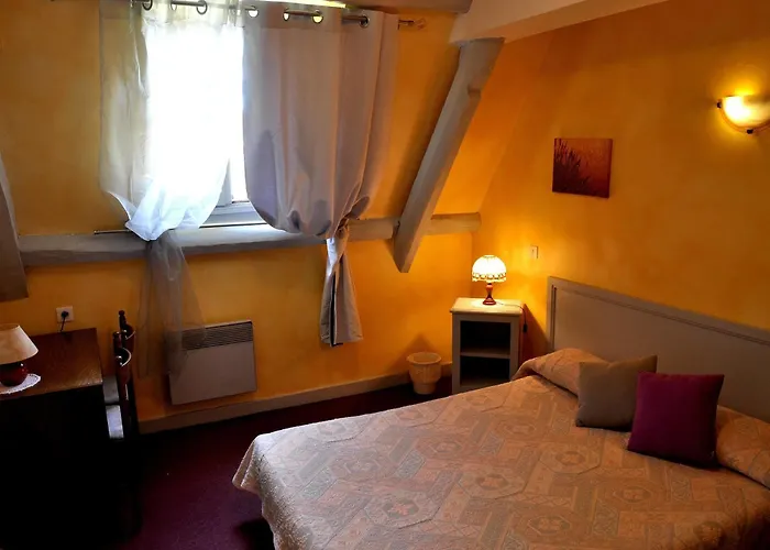 Hotel Logis - De L'ile - 3 Etoiles Et Restaurant Creysse (Lot)