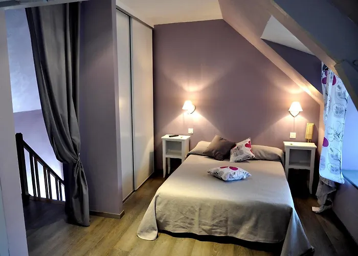 Logis - De L'ile - 3 Etoiles Et Restaurant Hotel 3*